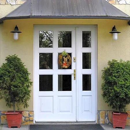 Hegyesi Vendeghaz B&B 3*